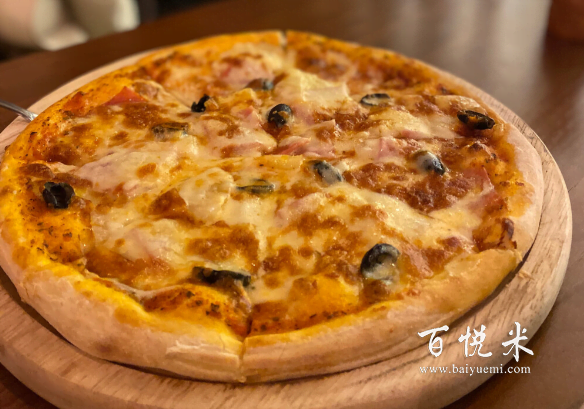 披薩的口味有什么？披薩的制作會用到什么食材？